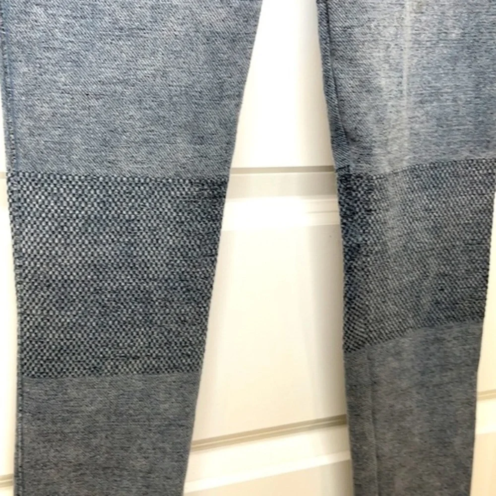 MAZE COLLECTION | Gray Rock & Roll Theme Leggings, Junior Size S/M.